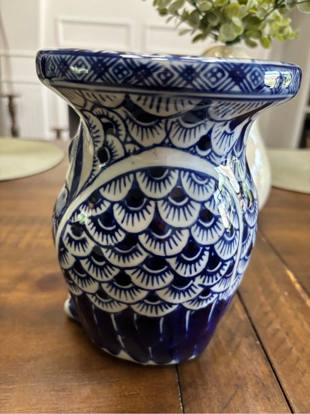 Blue and white porcelain owl plant stand
